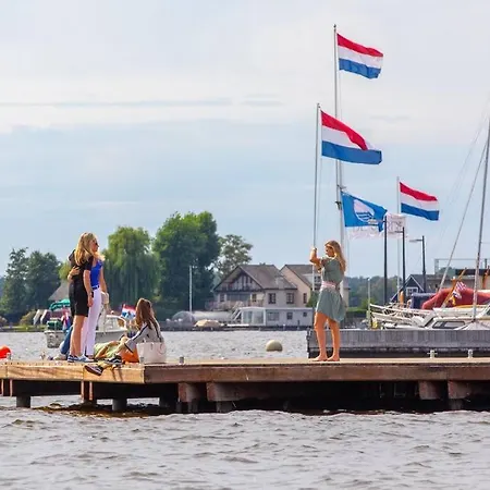 Incl Boat, Jacuzzi,subboarts On A Quiet Park With Private Parking *