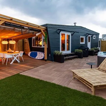 Incl Boat, Jacuzzi,subboarts On A Quiet Park With Private Parking *