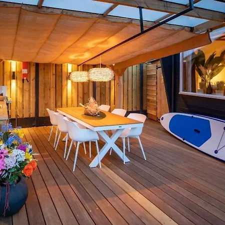 Apartment Incl Boat, Jacuzzi,subboarts On A Quiet Park With Private Parking *