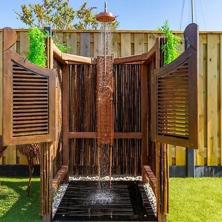 Incl Boat, Jacuzzi,subboarts On A Quiet Park With Private Parking