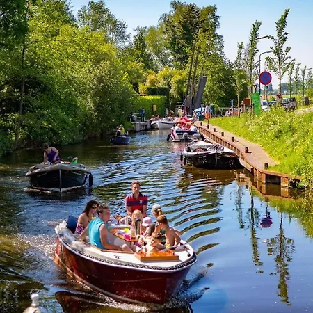 Incl Boat, Jacuzzi,subboarts On A Quiet Park With Private Parking Apartmán