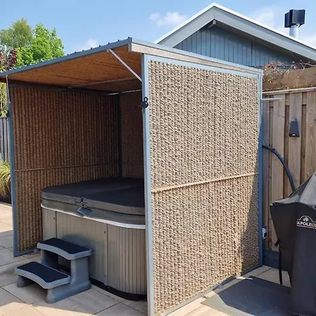 Incl Boat, Jacuzzi,subboarts On A Quiet Park With Private Parking Apartamento *