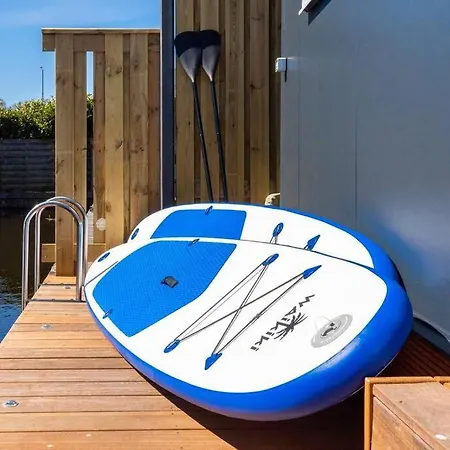 Incl Boat, Jacuzzi,subboarts On A Quiet Park With Private Parking