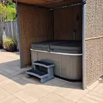 Incl Boat, Jacuzzi,subboarts On A Quiet Park With Private Parking *