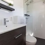 Apartment Incl Boat, Jacuzzi,subboarts On A Quiet Park With Private Parking Loosdrecht